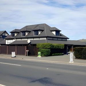 Aston Court Motel